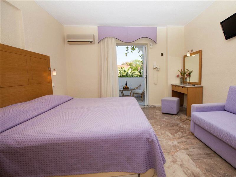 Olympic Kosma Hotel Hanioti Bagian luar foto